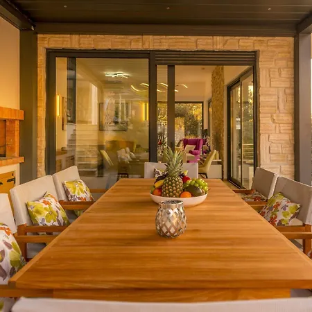 Vila Agave - Four Bedroom With Swimming Pool