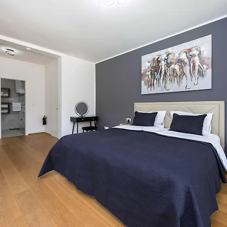 Agave - Four Bedroom With Swimming Pool *