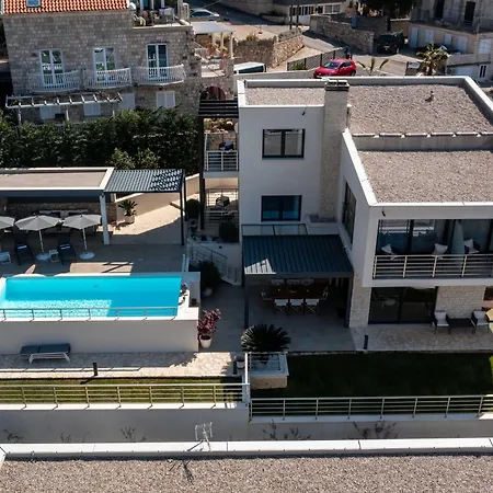 Agave - Four Bedroom With Swimming Pool Willa