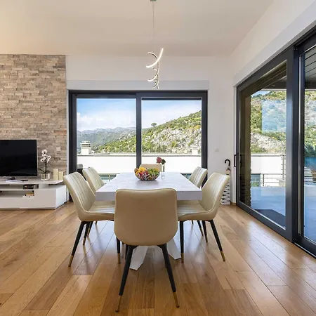 Agave - Four Bedroom With Swimming Pool