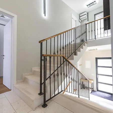 Vila Agave - Four Bedroom With Swimming Pool