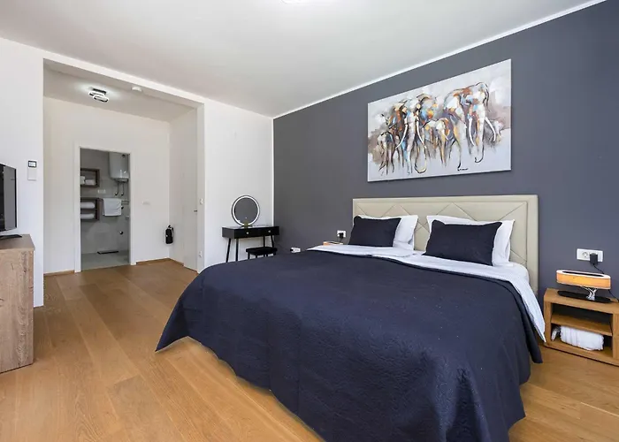 Agave - Four Bedroom With Swimming Pool *