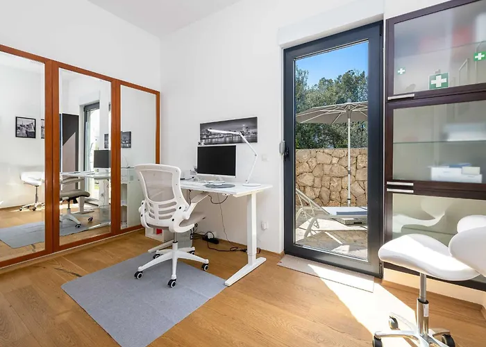 Agave - Four Bedroom With Swimming Pool