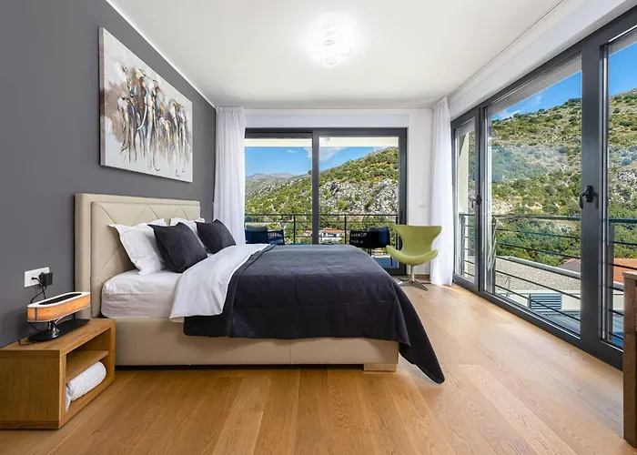 Agave - Four Bedroom With Swimming Pool *