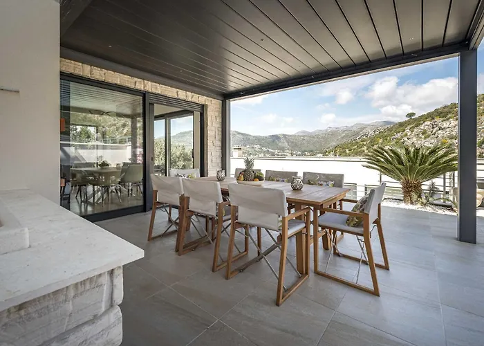 Agave - Four Bedroom With Swimming Pool