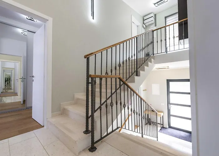 Vila Agave - Four Bedroom With Swimming Pool