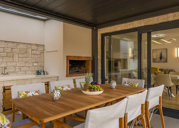 Agave - Four Bedroom With Swimming Pool